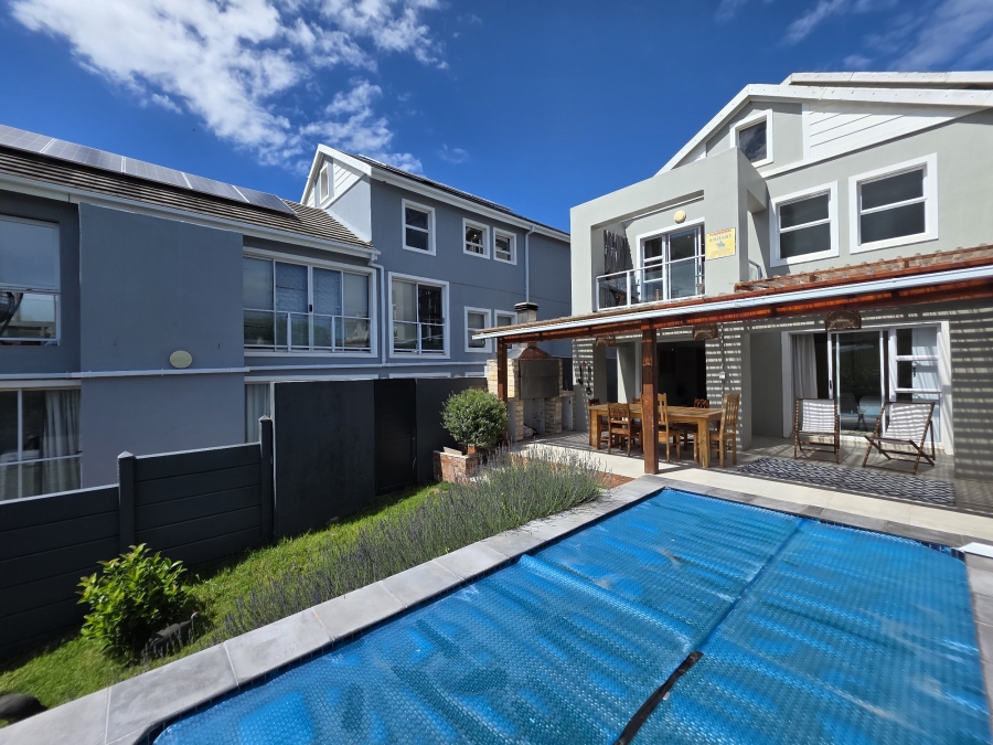 2 Bedroom Property for Sale in Wavecrest Eastern Cape